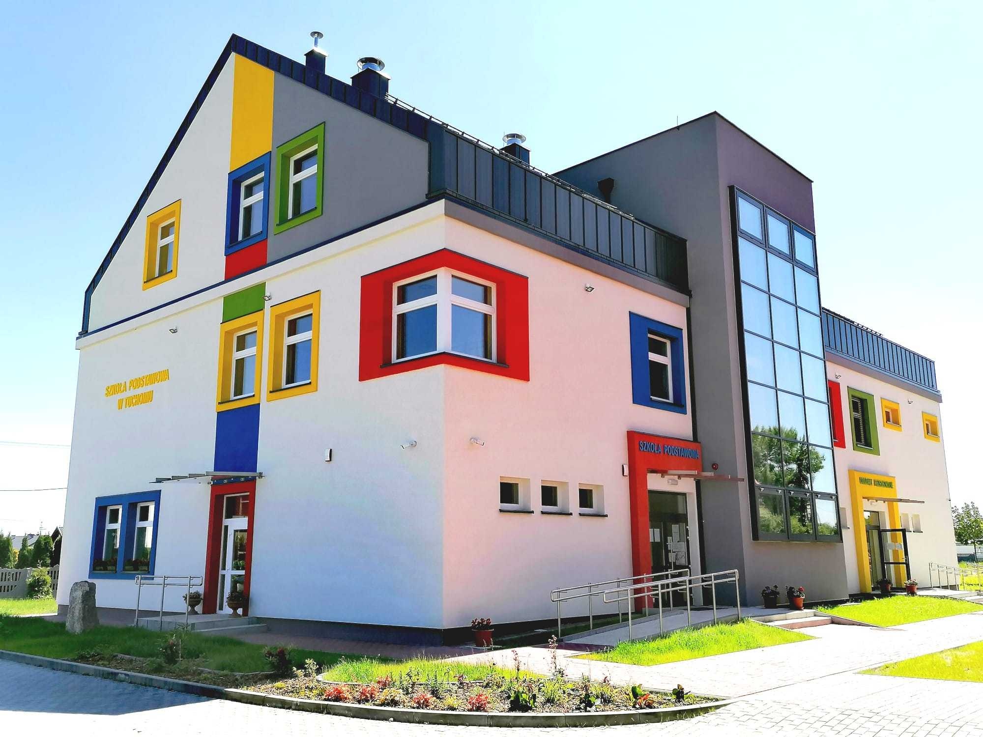 Szkoła Podstawowa
W Tuchomiu