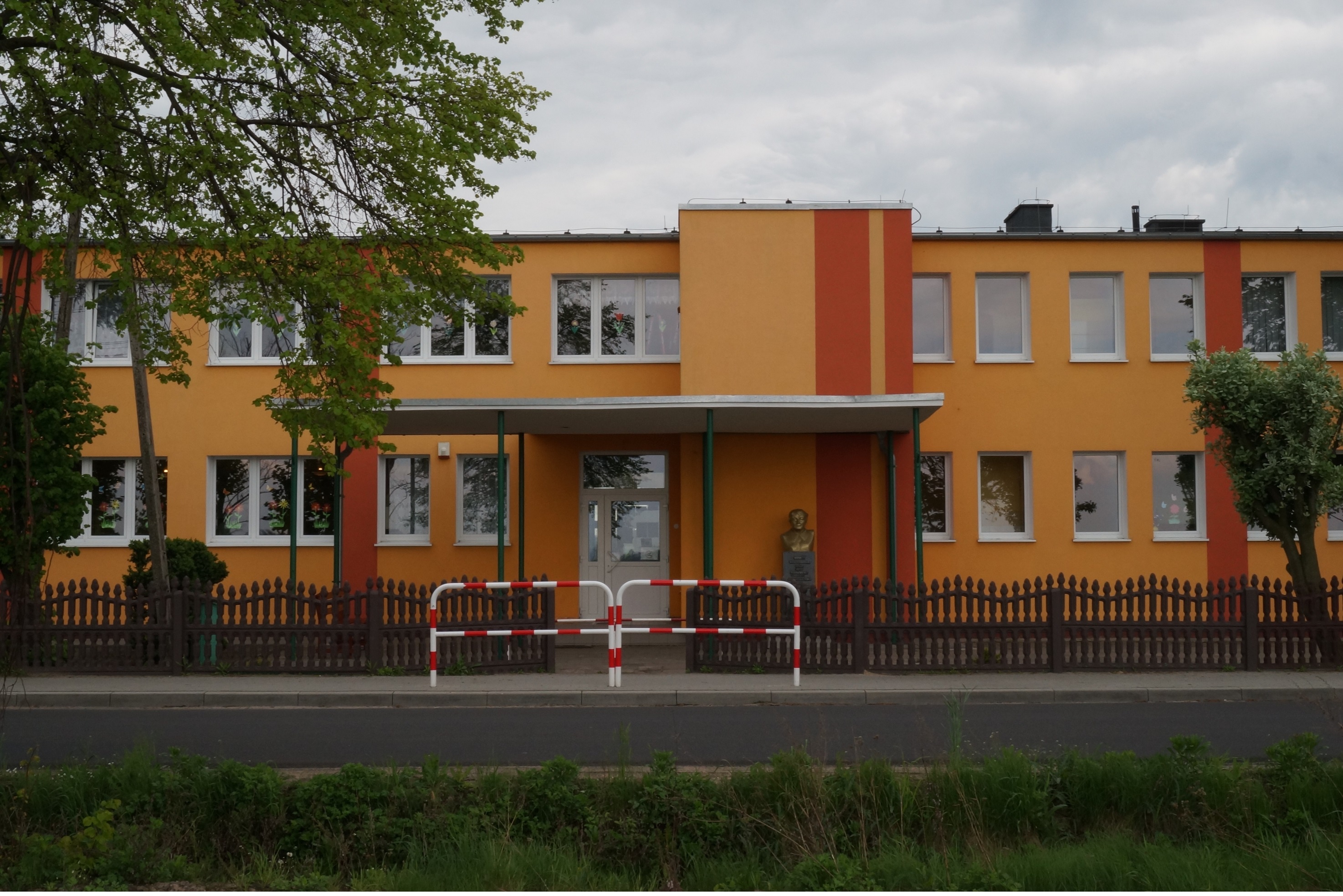 Szkoła Podstawowa
Im. Marii Dąbrowskiej
W Kucharach Kościelnych