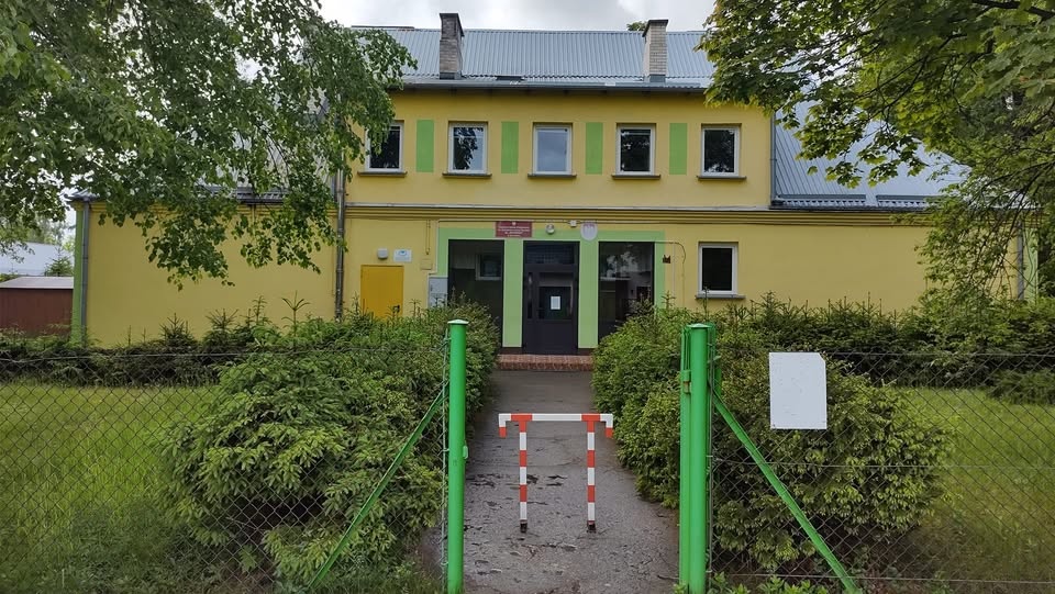 Publiczna Szkoła
Im. Bohaterów Leśnej Placówki Ak „Mrowisko”